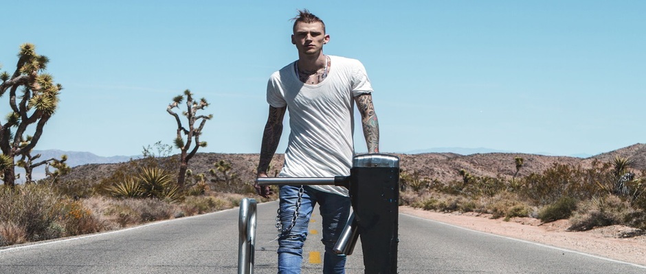 MachineGunKelly_940x400